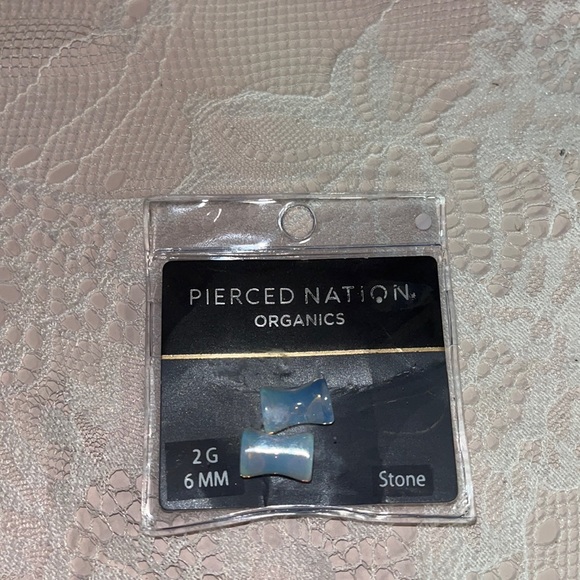 🪴2G/6MM stone Pierced Nation plugs! - Picture 2 of 4